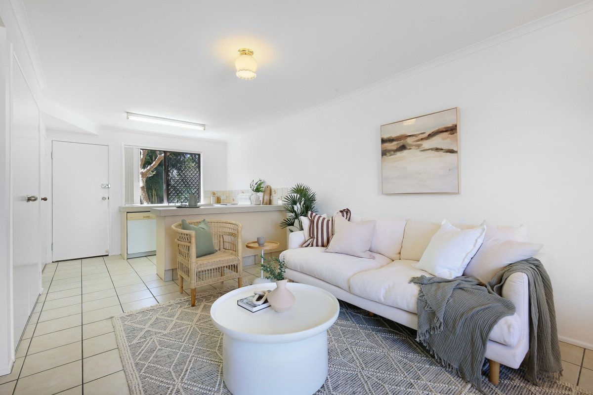 Unit 3/77 Sunshine Parade MIAMI 5