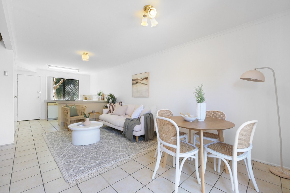 Unit 3/77 Sunshine Parade MIAMI 6