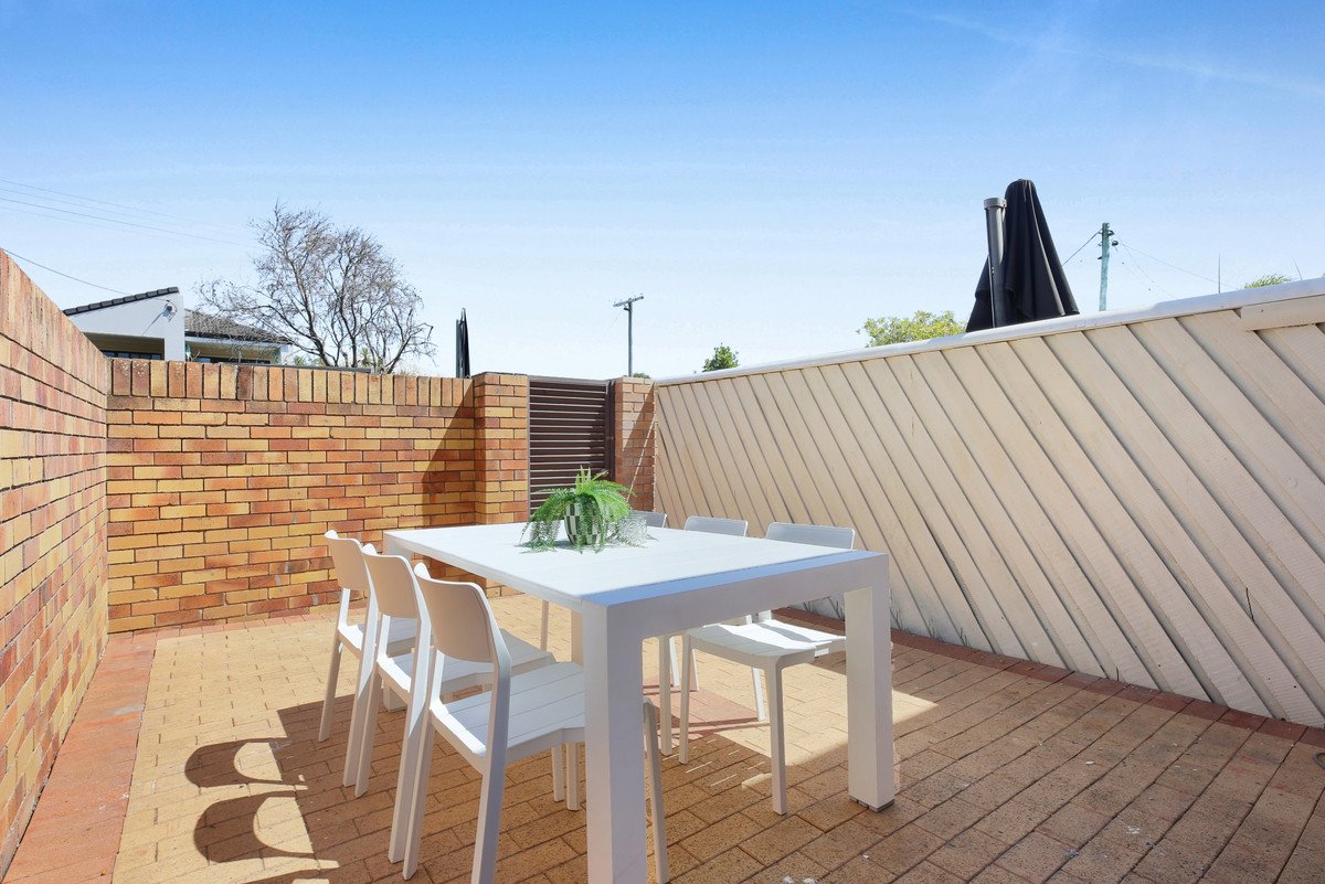 Unit 3/77 Sunshine Parade MIAMI 9