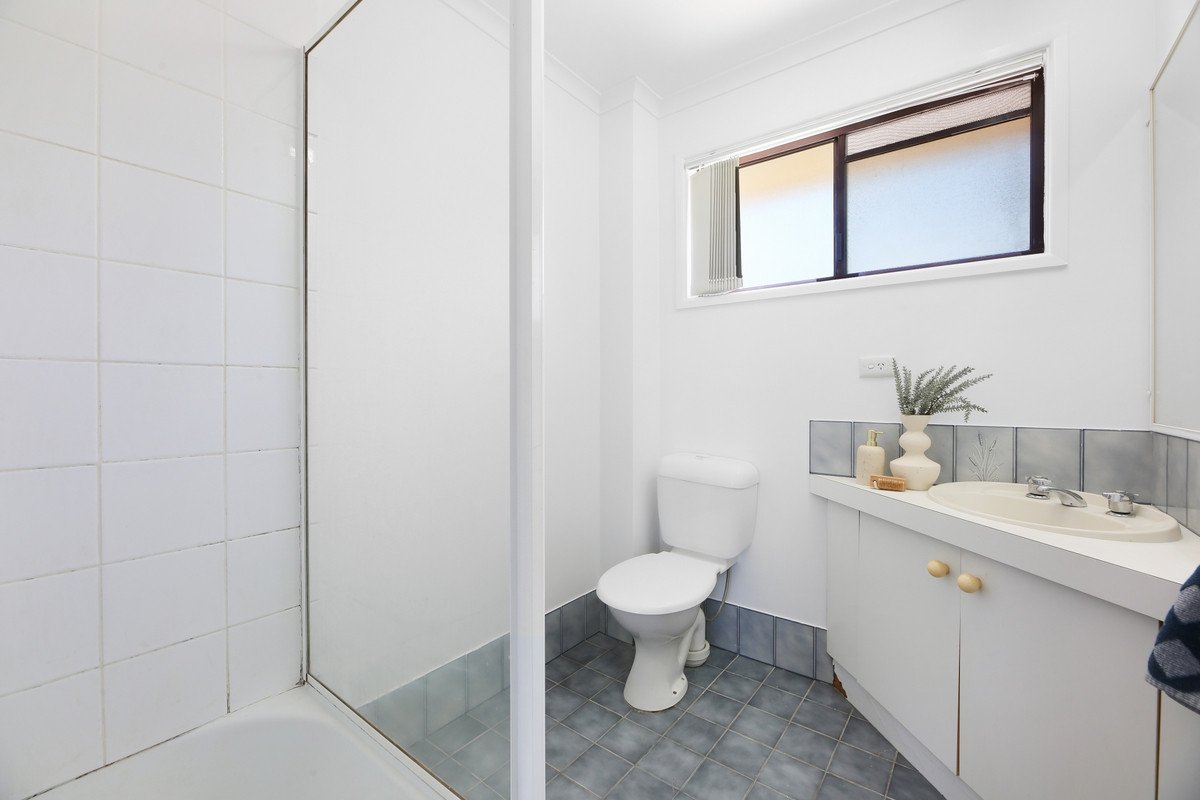 Unit 3/77 Sunshine Parade MIAMI 12