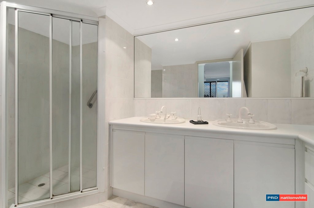 Unit 38/56 Hooker Bvd BROADBEACH 10