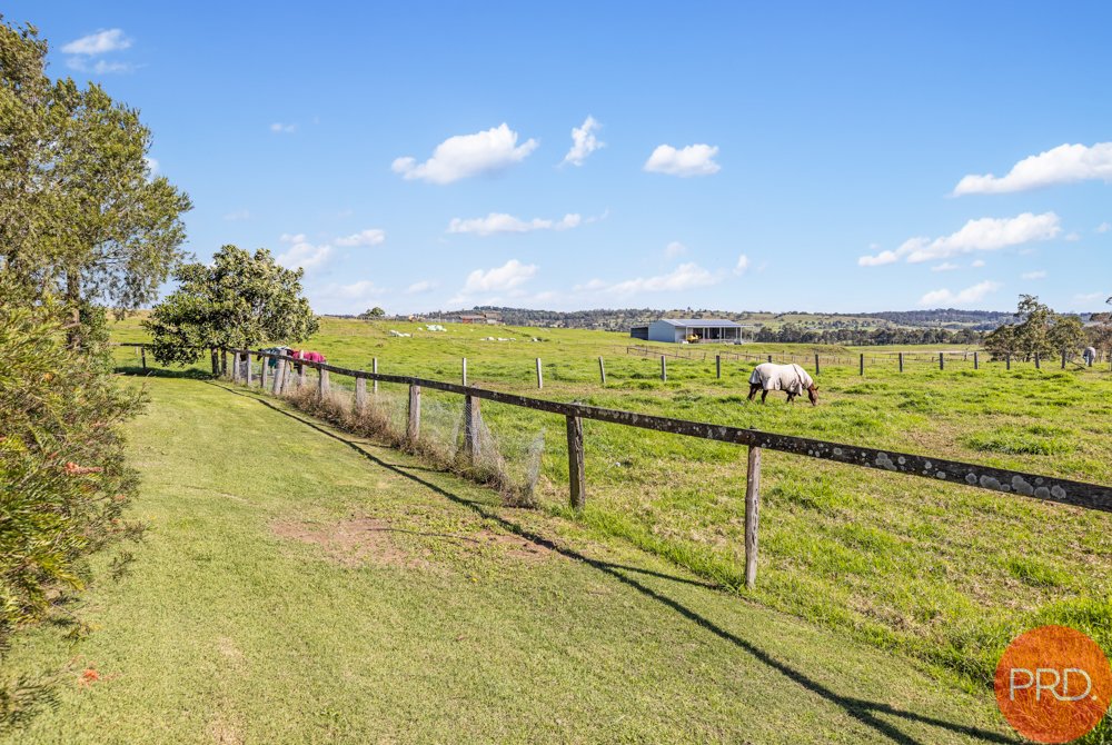unit 4/107 Windermere Road LOCHINVAR 8