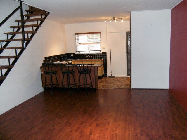 Unit 4/49 Surf Parade BROADBEACH 2