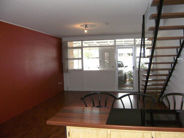 Unit 4/49 Surf Parade BROADBEACH 3