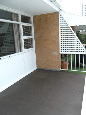 Unit 4/49 Surf Parade BROADBEACH 9