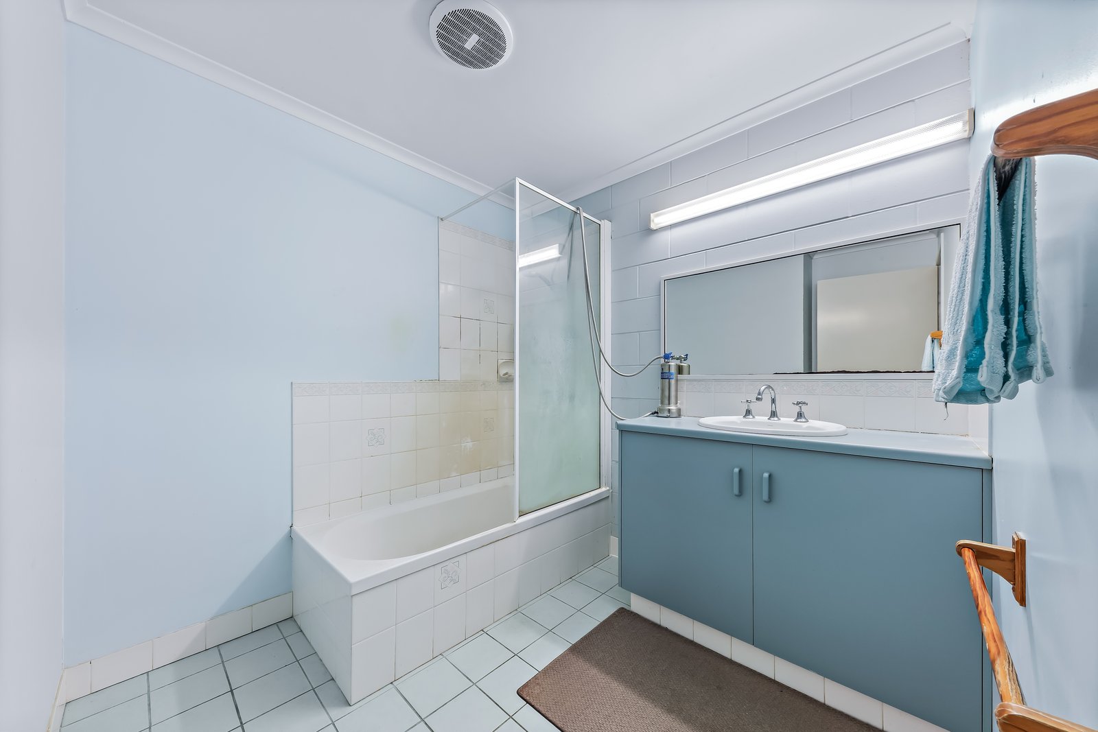 Unit 4/5 Eshelby Drive CANNONVALE 3