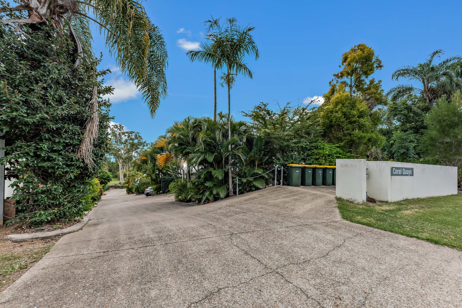 Unit 4/5 Eshelby Drive CANNONVALE 4