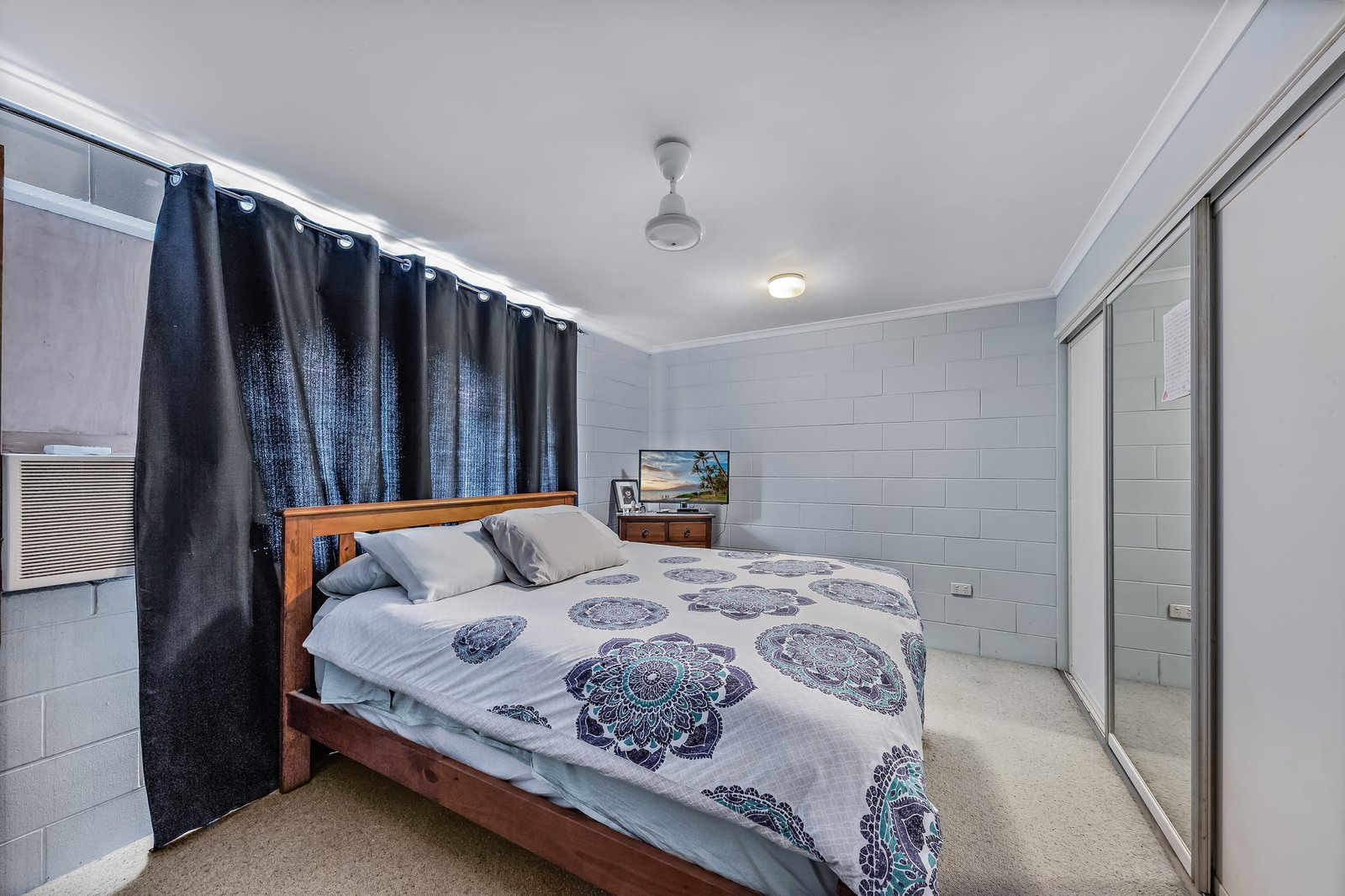 Unit 4/5 Eshelby Drive CANNONVALE 7