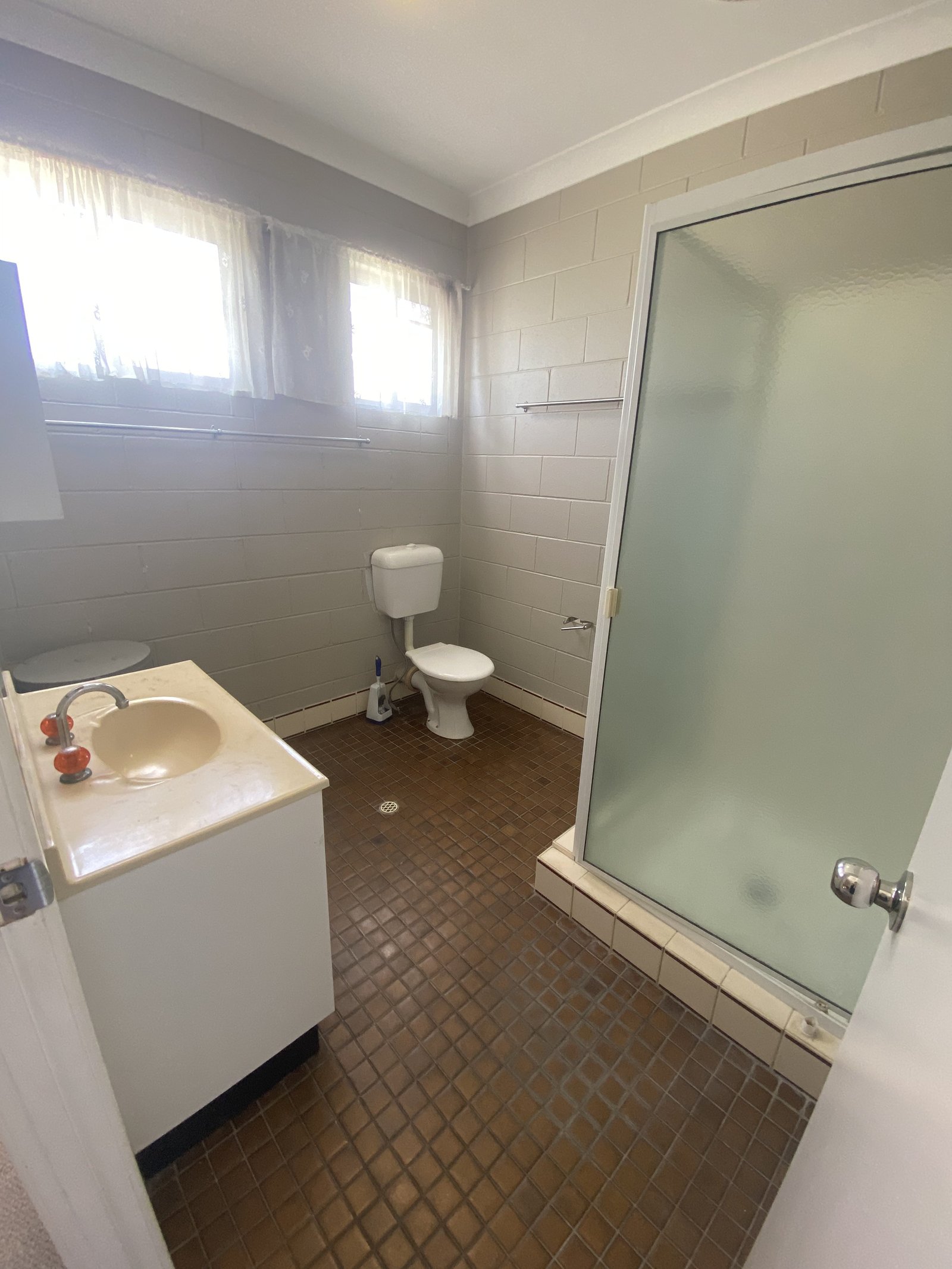 Unit 4/6 Robert Street PROSERPINE 6