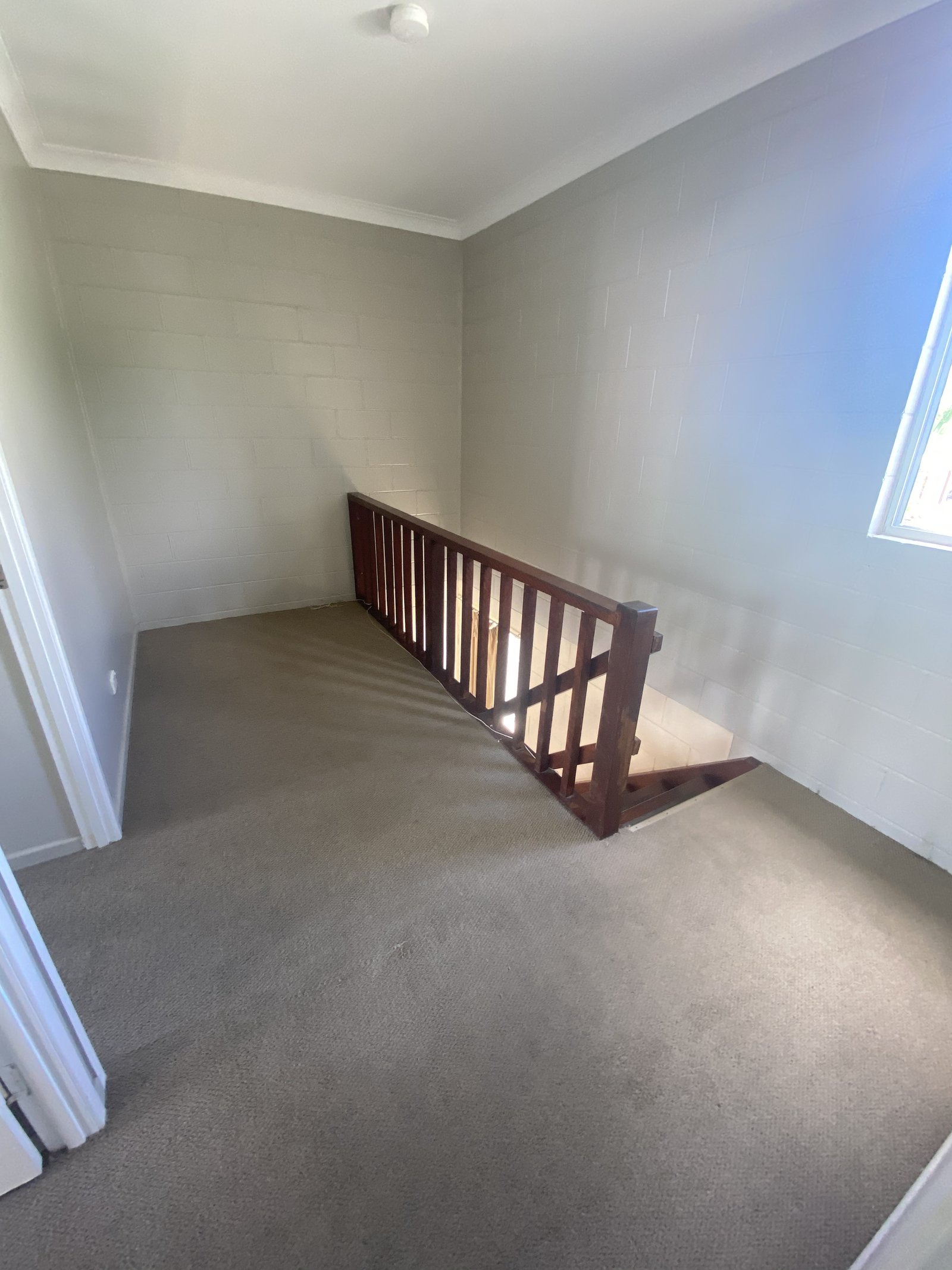 Unit 4/6 Robert Street PROSERPINE 7