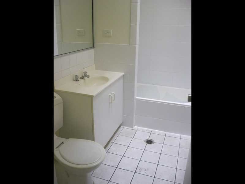 Unit 46/28 Island Drive CANNONVALE 6