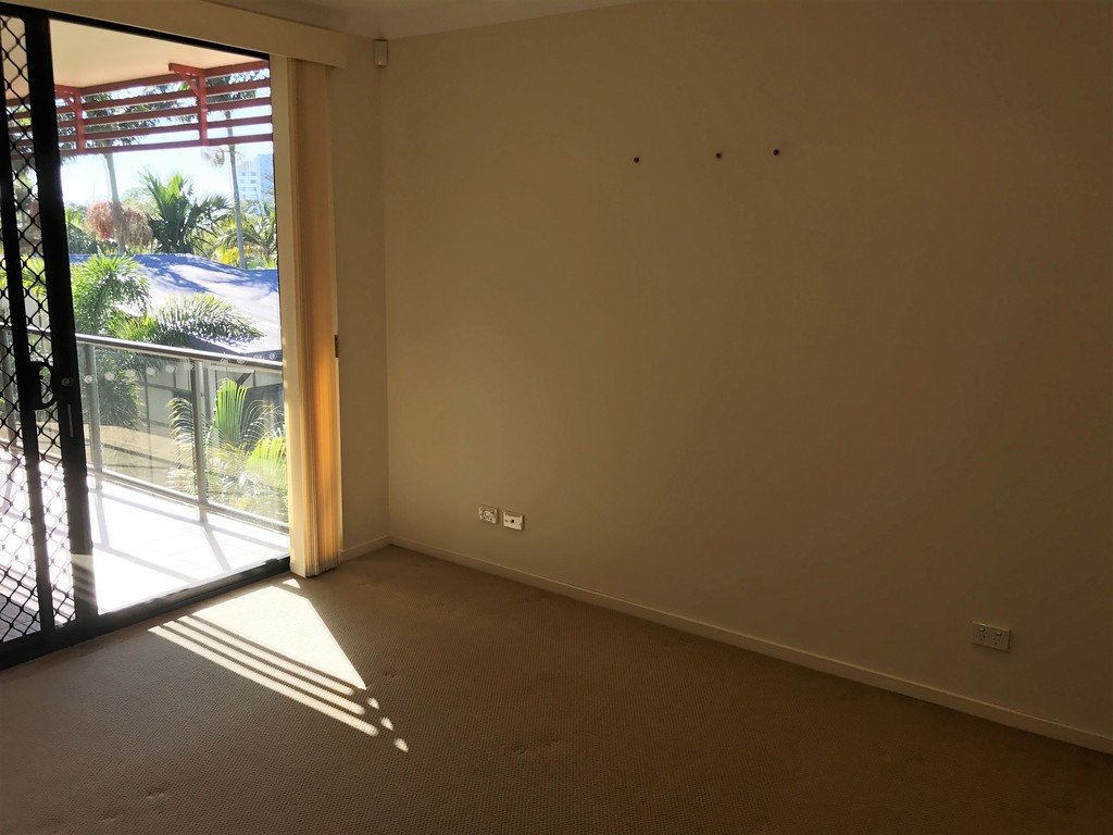 Unit 5 / 13-15 Stephens Street BURLEIGH HEADS 5