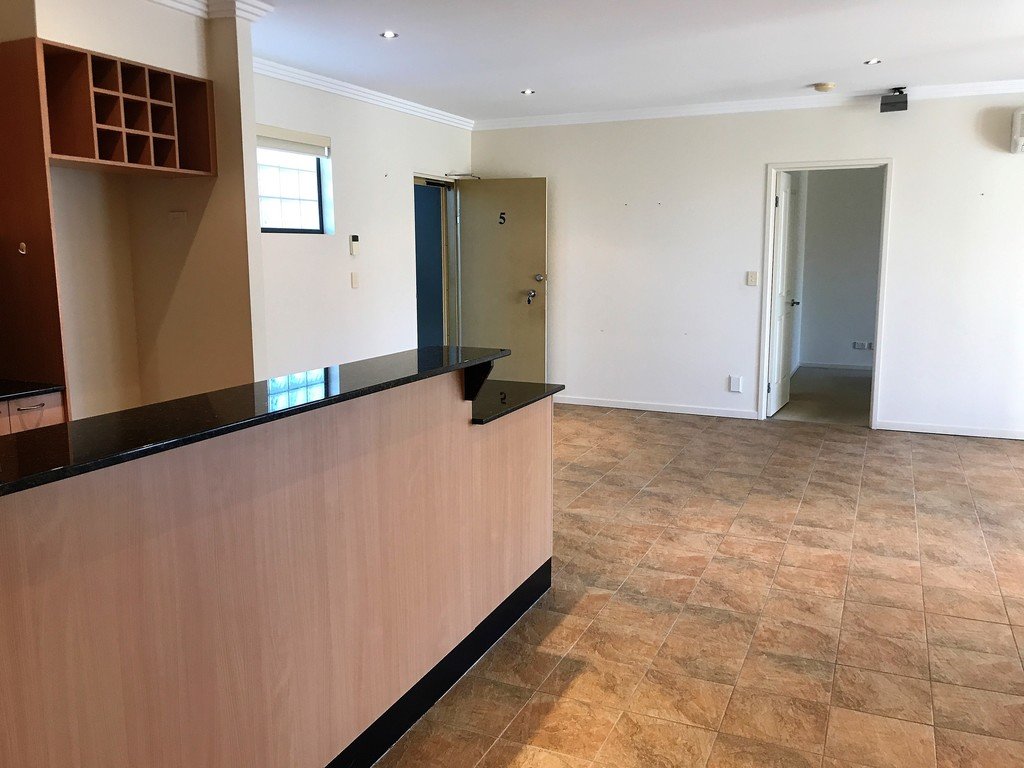 Unit 5 / 13-15 Stephens Street BURLEIGH HEADS 8
