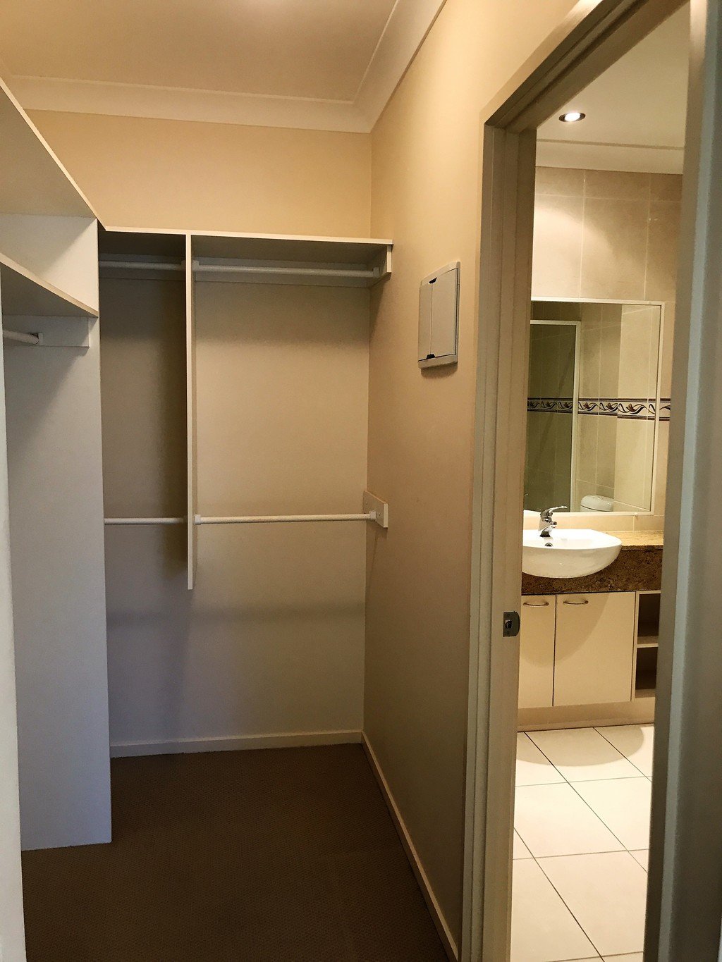 Unit 5 / 13-15 Stephens Street BURLEIGH HEADS 12