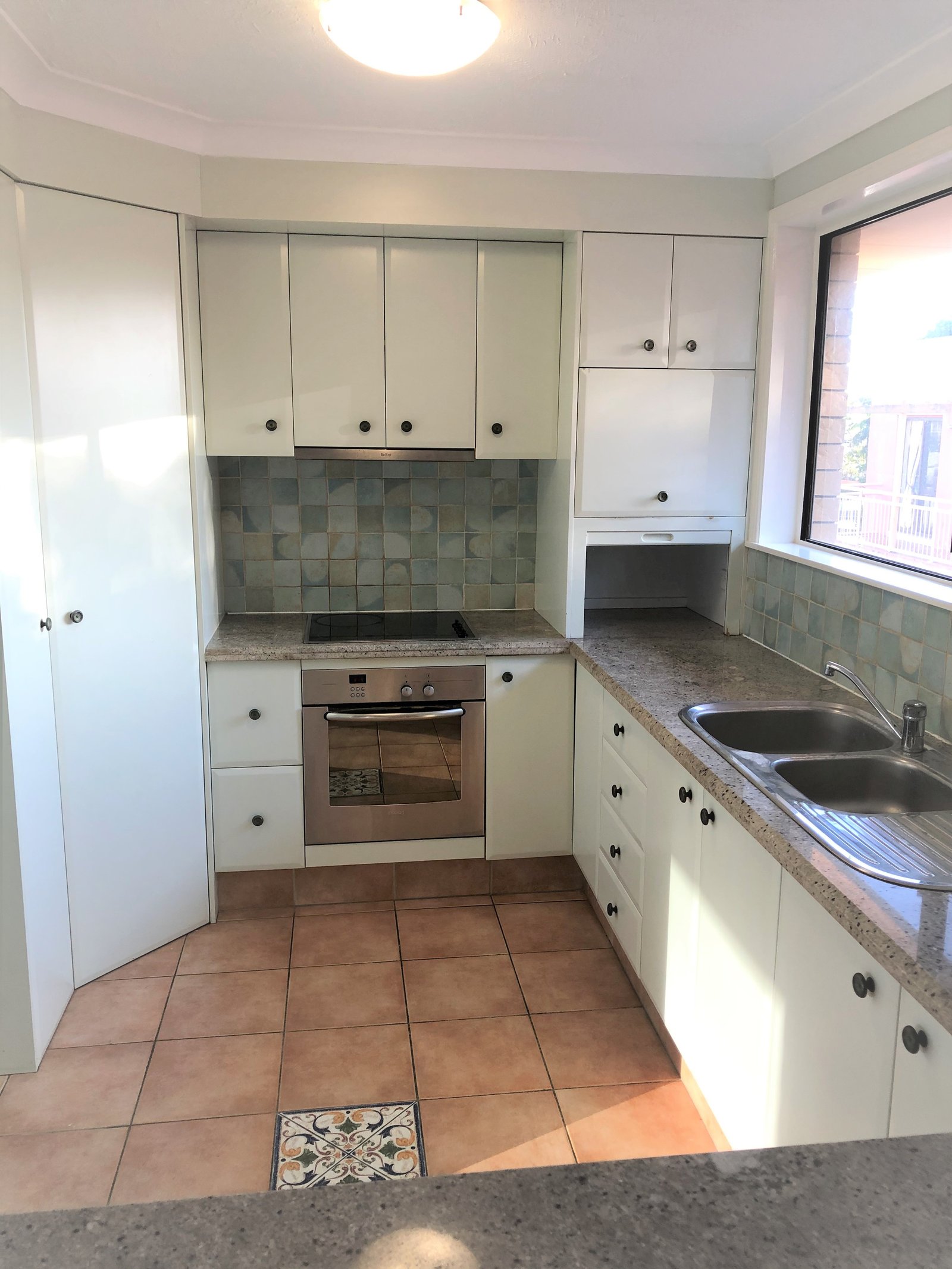 Unit 5/21 Second Avenue BROADBEACH 4