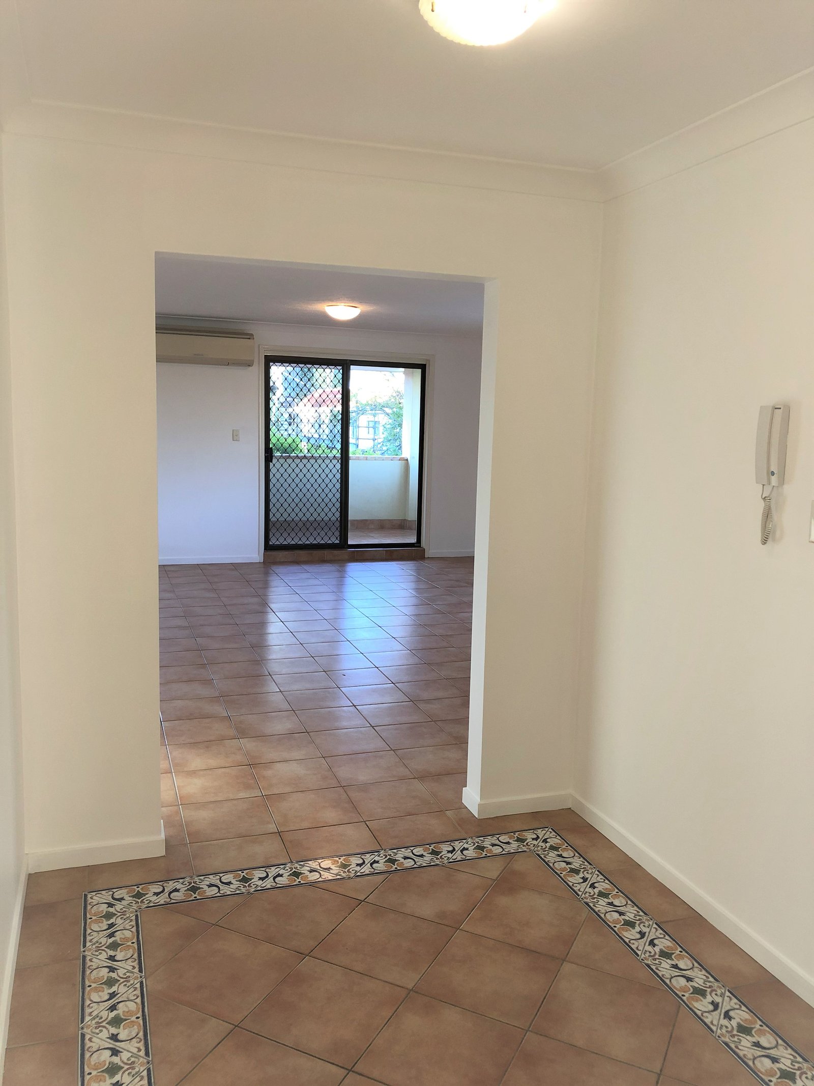 Unit 5/21 Second Avenue BROADBEACH 8