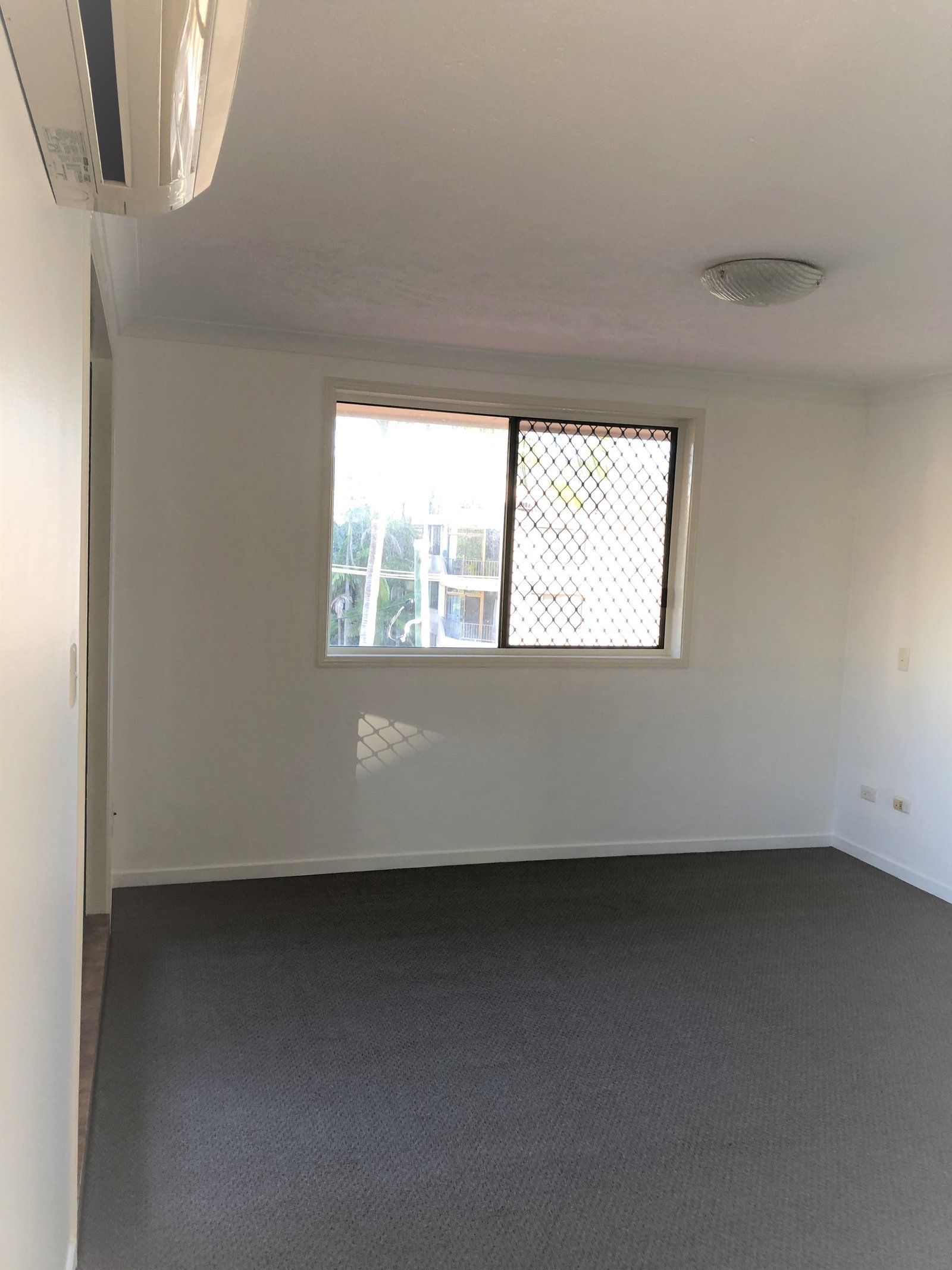 Unit 5/21 Second Avenue BROADBEACH 10