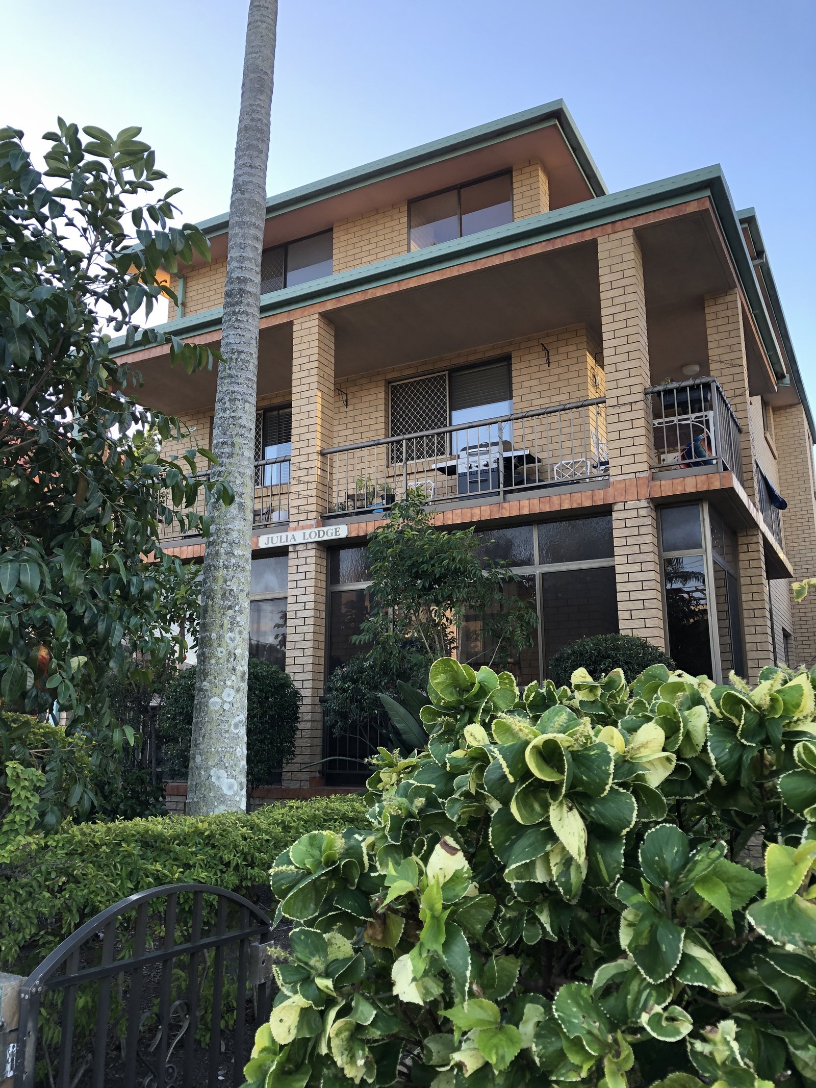 Unit 5/21 Second Avenue BROADBEACH 21