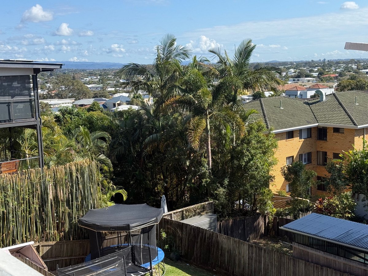 Unit 6/29 West Street BURLEIGH HEADS 2