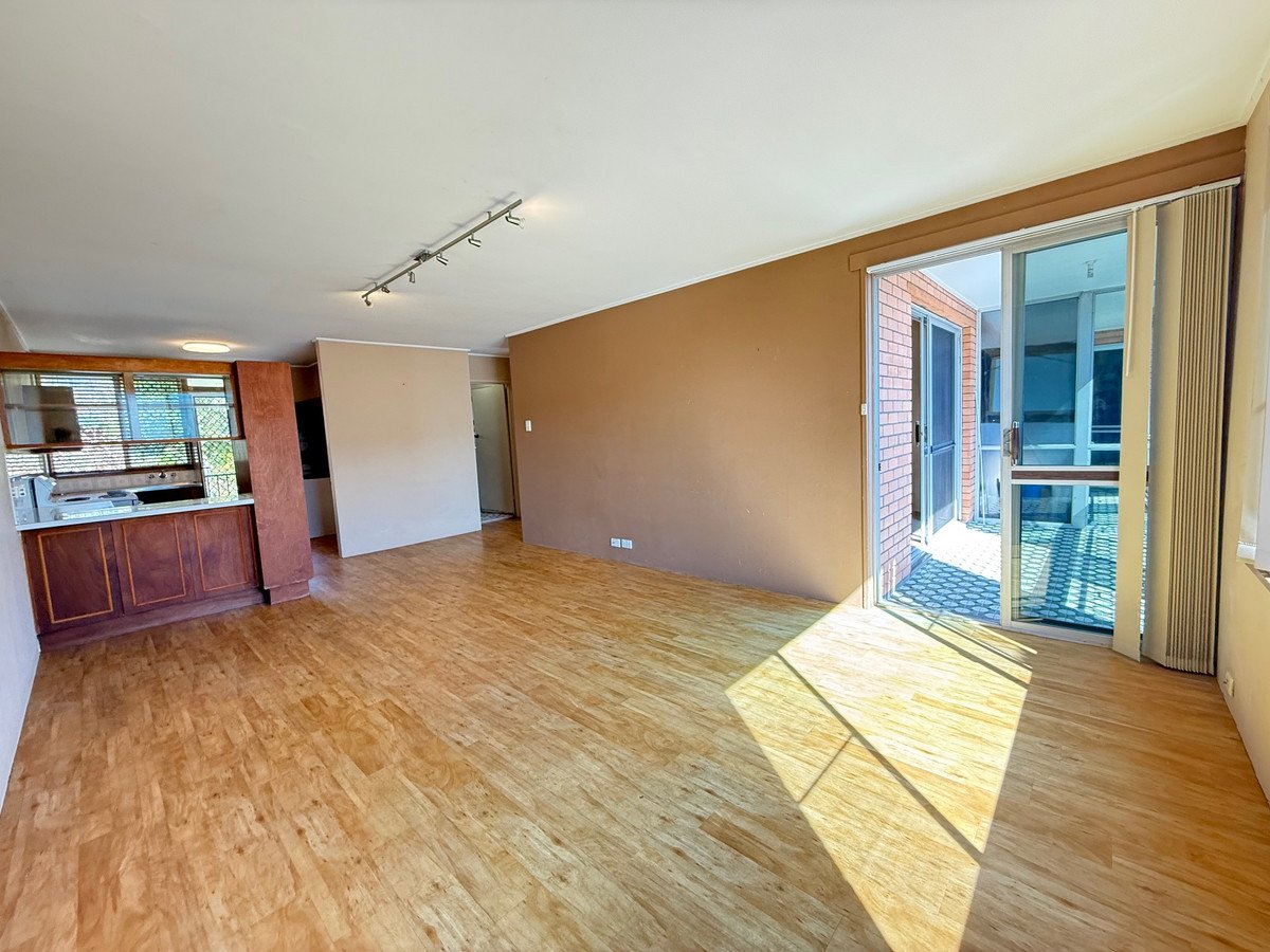 Unit 6/29 West Street BURLEIGH HEADS 5