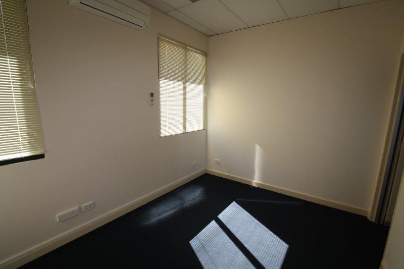 Unit 7, 15-17 Dampier Tce  BROOME 9
