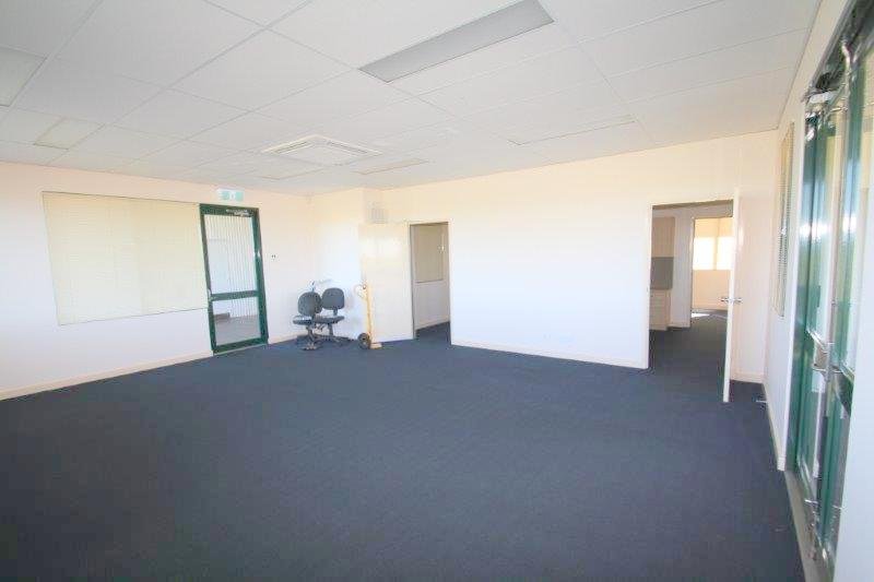 Unit 7, 15-17 Dampier Tce  BROOME 11