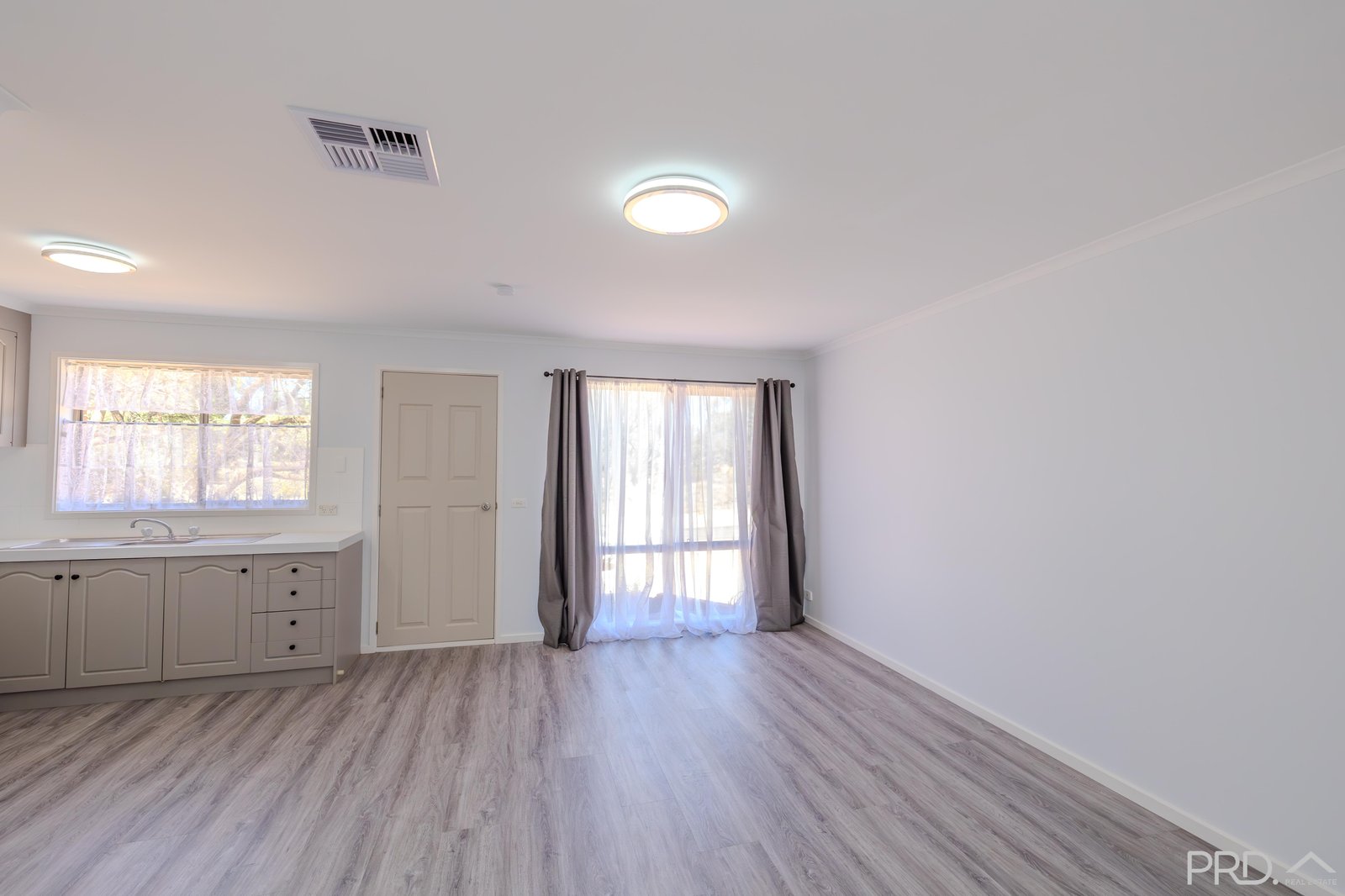 Unit 8, 8 West Road BURONGA 5