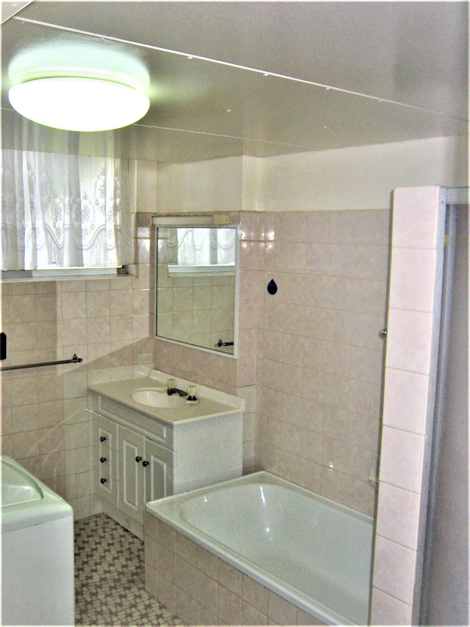 Unit 8 "Wyuna" 82 The Esplanade BURLEIGH HEADS 11