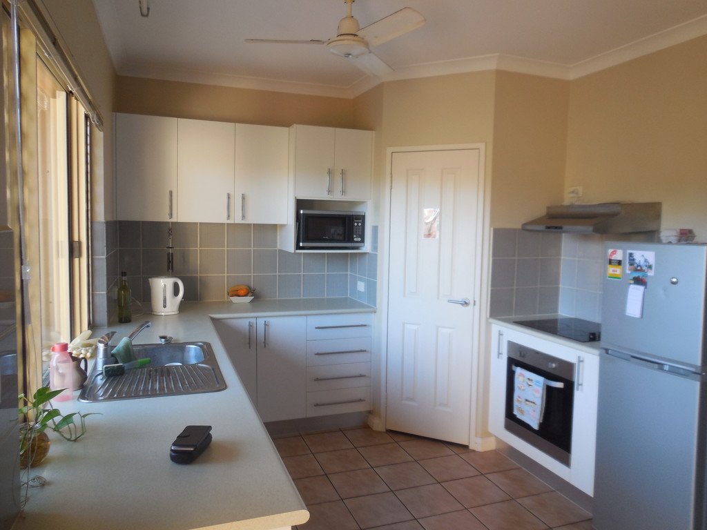 Unit 8/10 De Pledge  CABLE BEACH 1