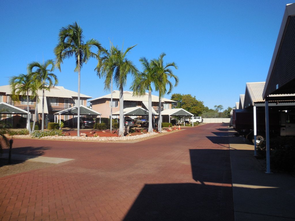 Unit 8/10 De Pledge  CABLE BEACH 2