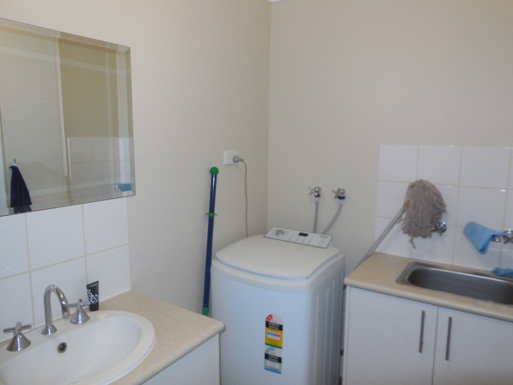 Unit 8/10 De Pledge  CABLE BEACH 11