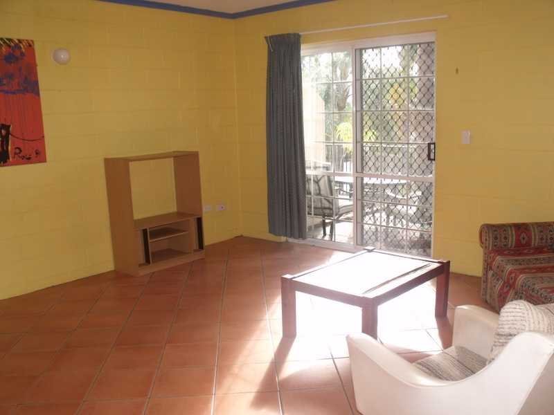 Unit 8/11 Island Drive CANNONVALE 3