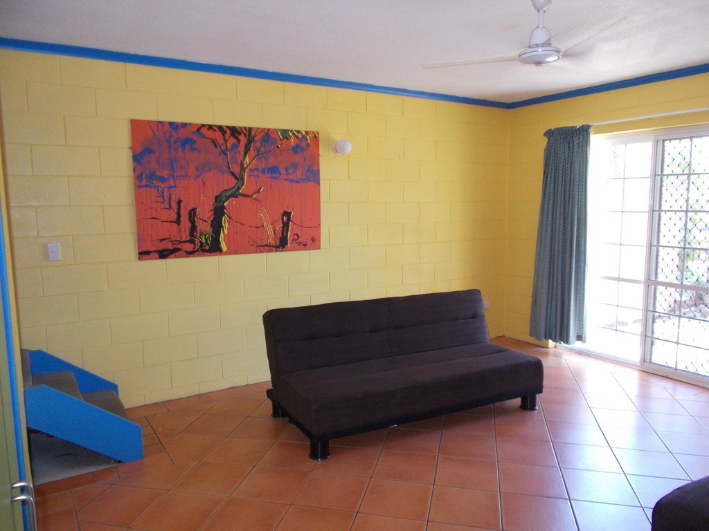 Unit 8/11 Island Drive CANNONVALE 10