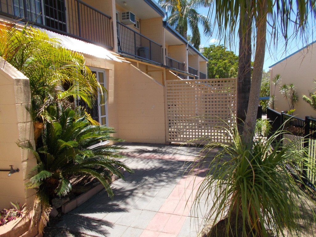 Unit 8/11 Island Drive CANNONVALE 11