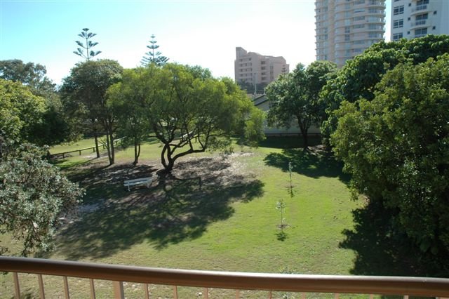 Unit 8/1971 Gold Coast Highway BURLEIGH HEADS 6