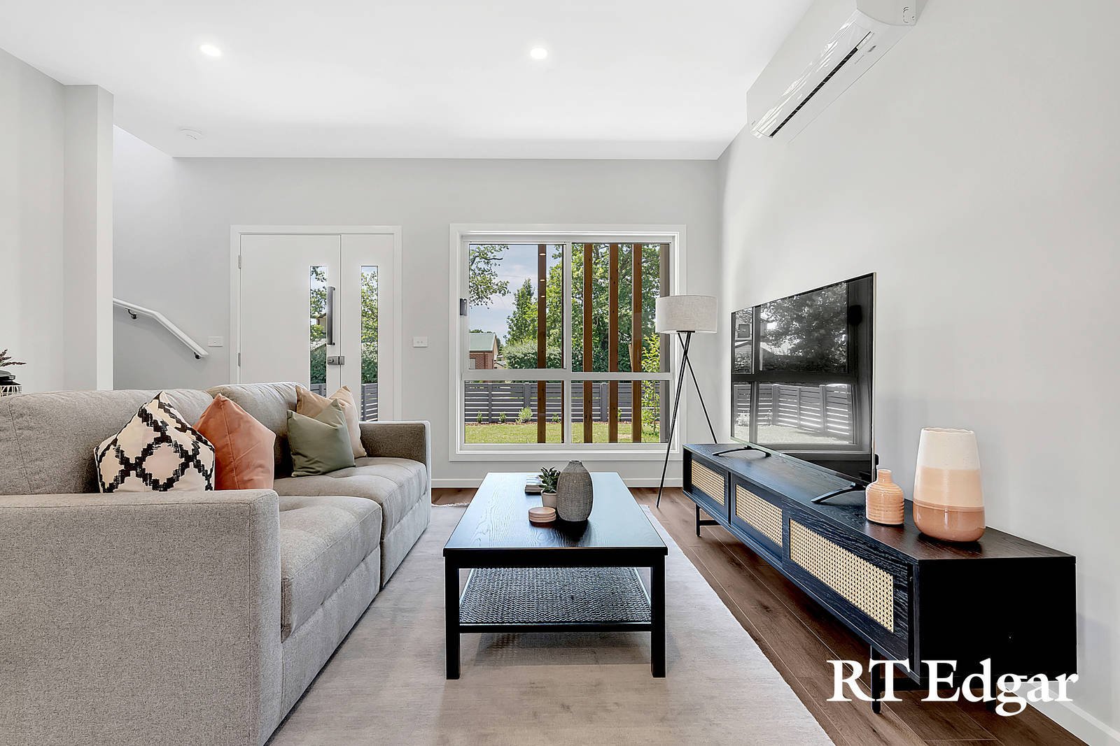 Real Estate and Property in Units 1 - 4/7 Howey Street, Gisborne, VIC