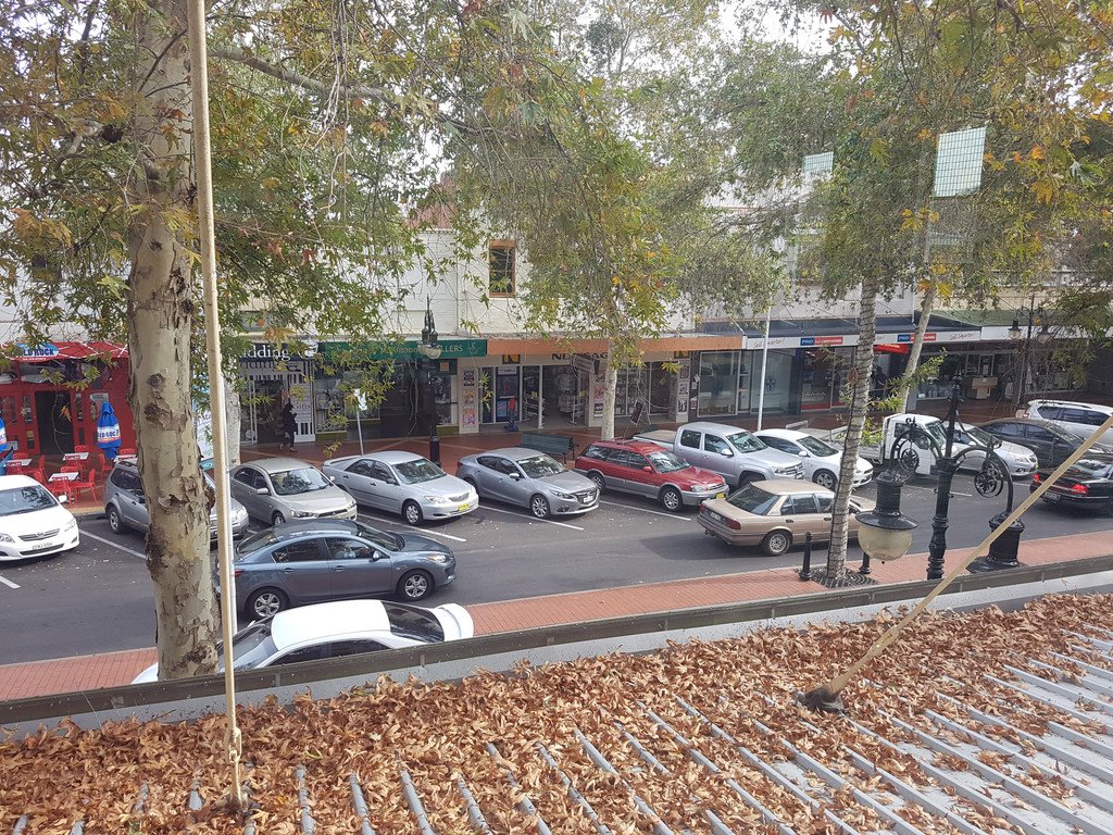 Upstairs 1/312 Peel Street TAMWORTH 3