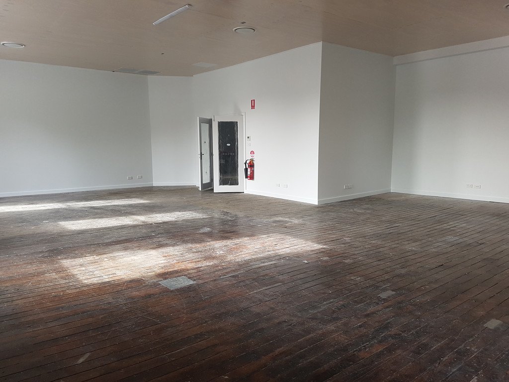 Upstairs 1/312 Peel Street TAMWORTH 5