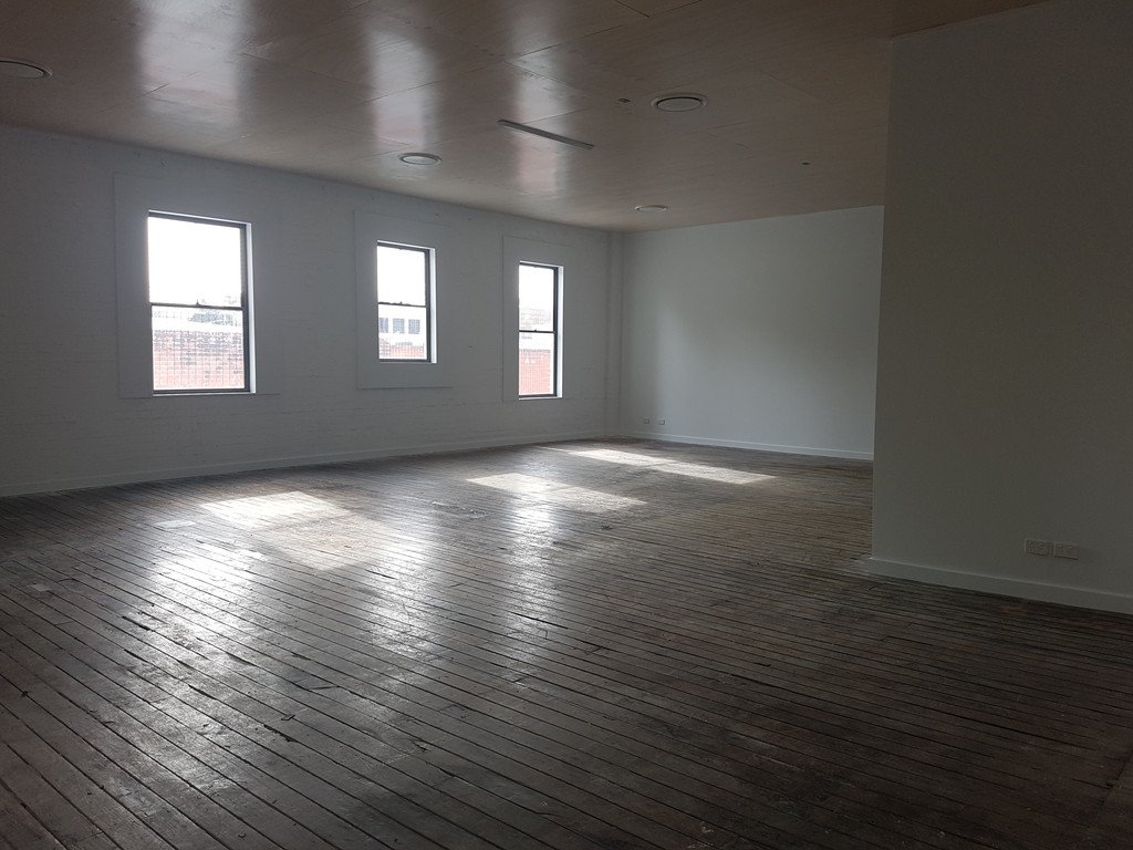 Upstairs 1/312 Peel Street TAMWORTH 6