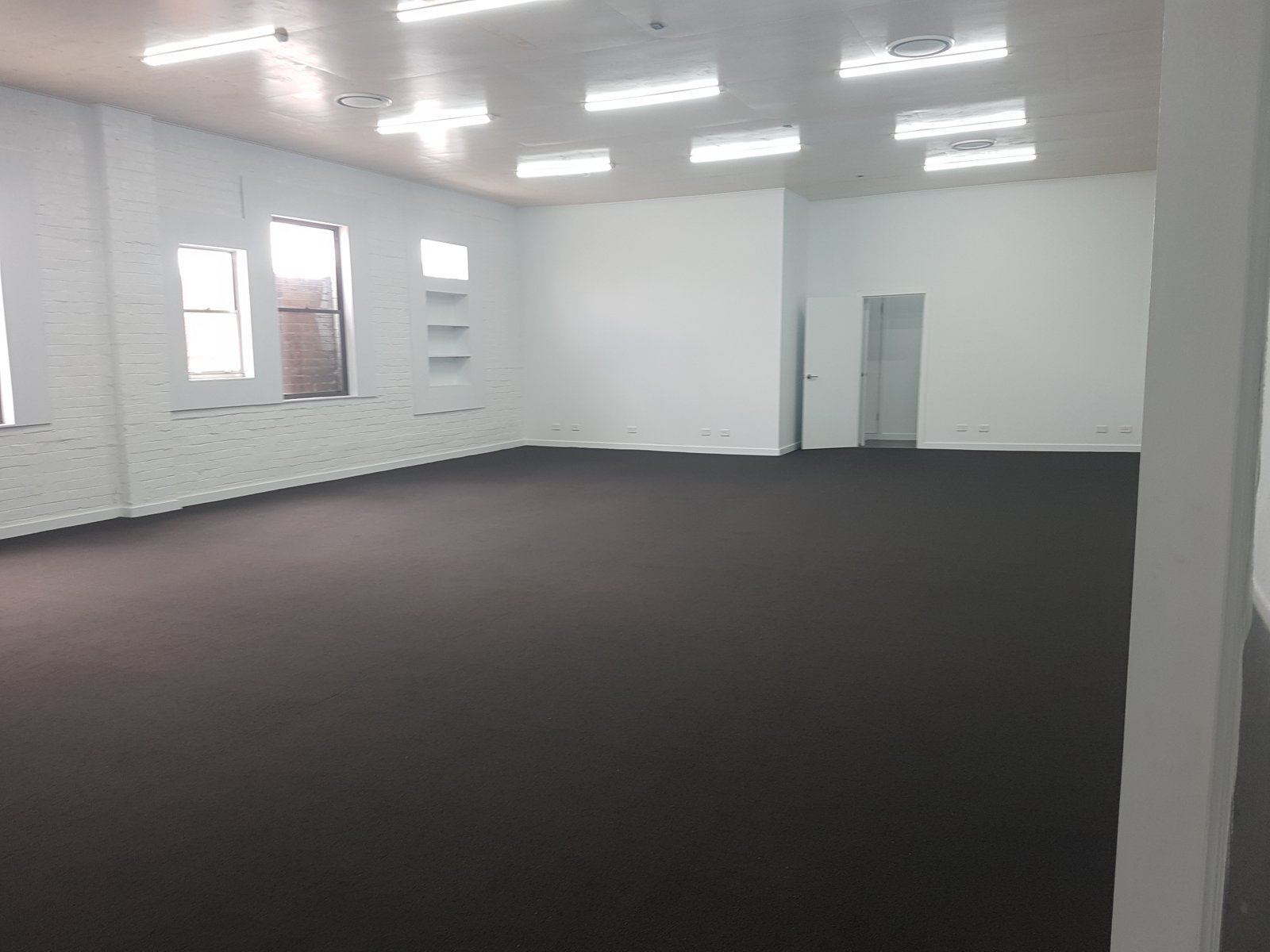 Upstairs 2/312 Peel Street TAMWORTH 7