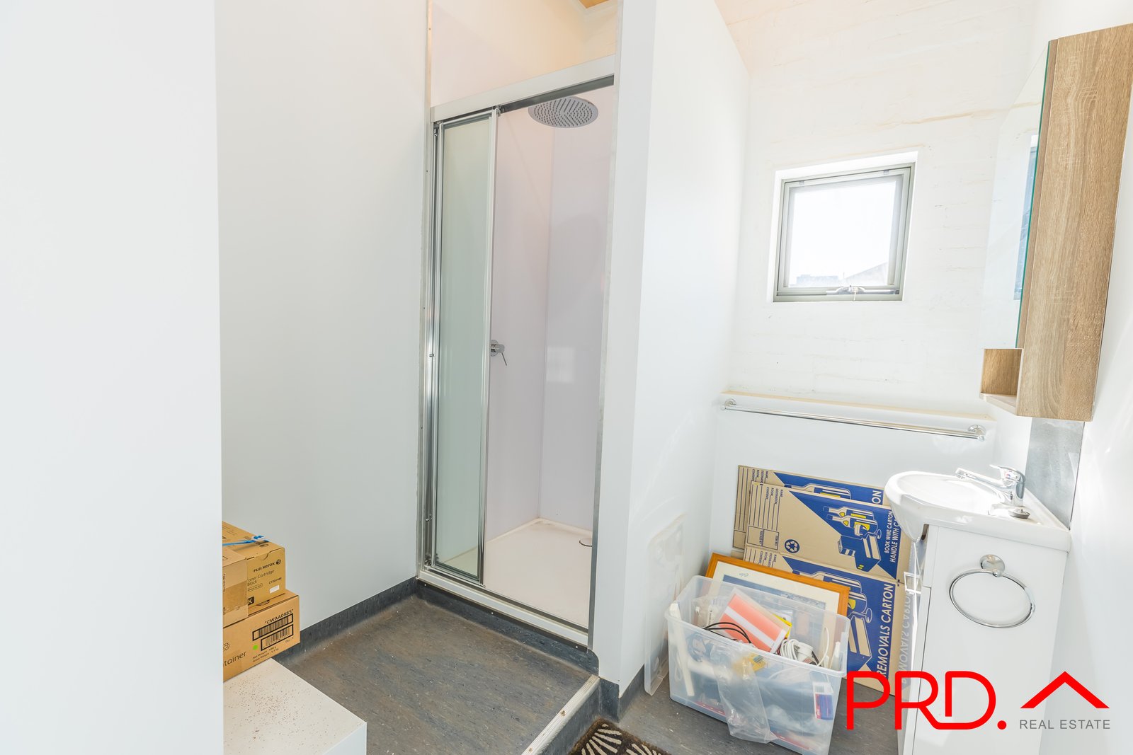 Upstairs 2/312 Peel Street TAMWORTH 9