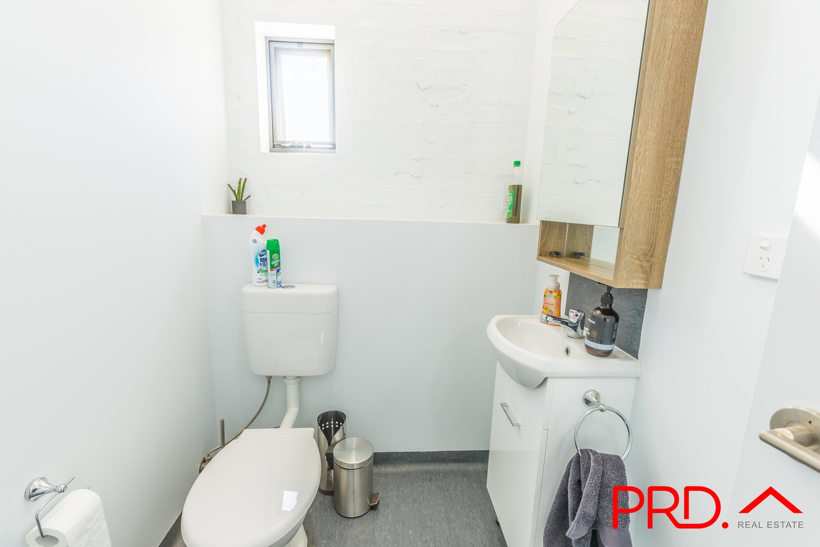 Upstairs 2/312 Peel Street TAMWORTH 10