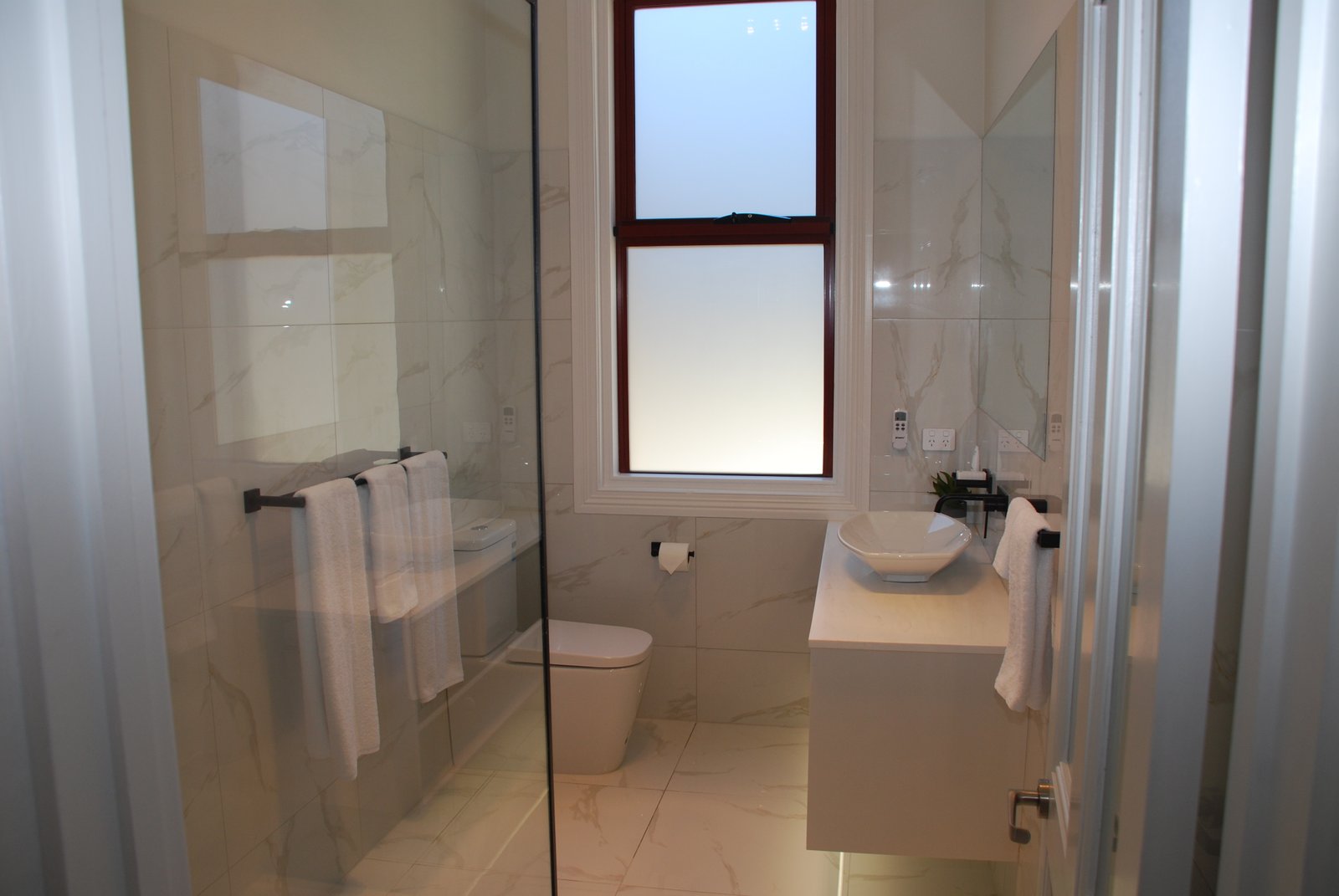 Young Suite/23 Stoke Street NEW TOWN 6