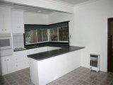 https://images.listonce.com.au/custom/160x/listings/00-regina-court-wendouree-vic-3355/507/01575507_img_04.jpg?MD8W_Mf8nZw