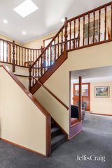 https://images.listonce.com.au/custom/160x/listings/1-2-read-street-templestowe-vic-3106/293/01937293_img_12.jpg?QaErK817foc