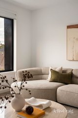 https://images.listonce.com.au/custom/160x/listings/1-39-springfield-street-briar-hill-vic-3088/908/01894908_img_17.jpg?enKxBf1QKnU
