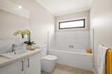 https://images.listonce.com.au/custom/160x/listings/1-4-5-patel-close-lilydale-vic-3140/538/01642538_img_06.jpg?xoDnXPpwokg