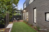 https://images.listonce.com.au/custom/160x/listings/1-43-ross-road-croydon-vic-3136/120/01982120_img_05.jpg?OqbinzSM2NY