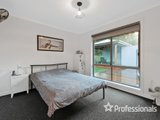 https://images.listonce.com.au/custom/160x/listings/1-annie-court-croydon-vic-3136/647/01525647_img_13.jpg?Esc9S8VFZoI