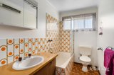 https://images.listonce.com.au/custom/160x/listings/1-barkala-close-greensborough-vic-3088/992/01987992_img_13.jpg?GkMa1onRaZE